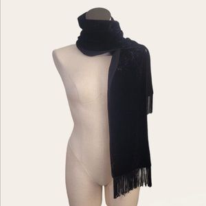 Vintage 90s black velvet scarf